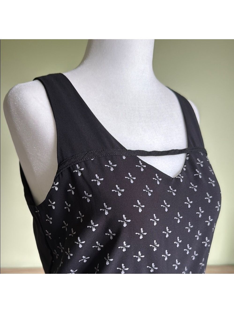 Cokluch Black and White Midi Summer Dress with Pockets - Picture 5 of 15